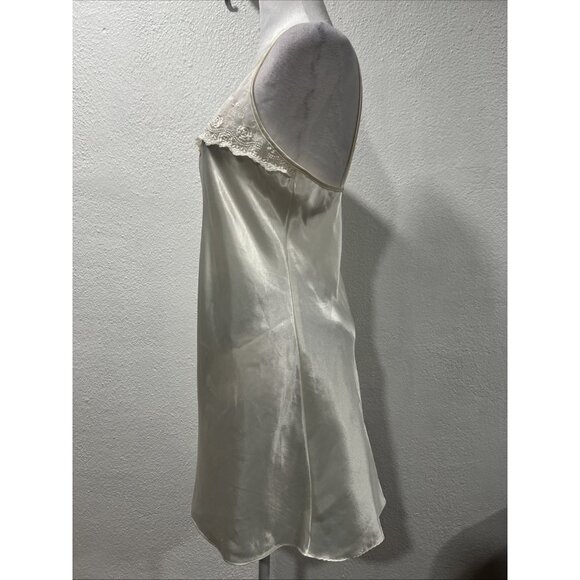 California Dynasty Off White Nightgown Bridal Lace Floral trim size Small - Picture 2 of 9